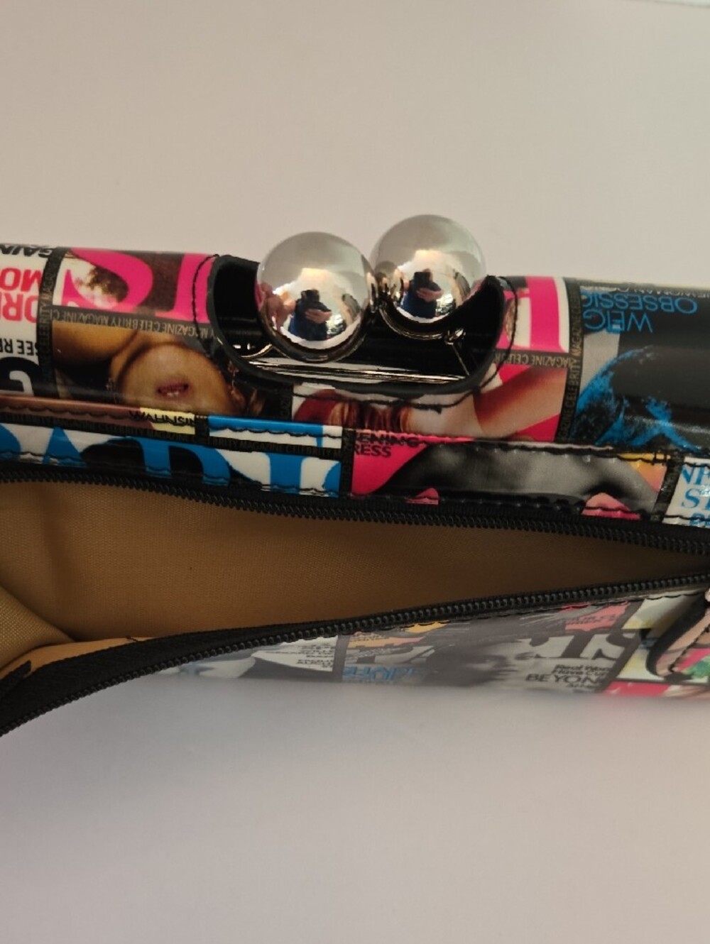 Women’s Multicolor Magazine-Print Clutch Wallet - Picture 4 of 7